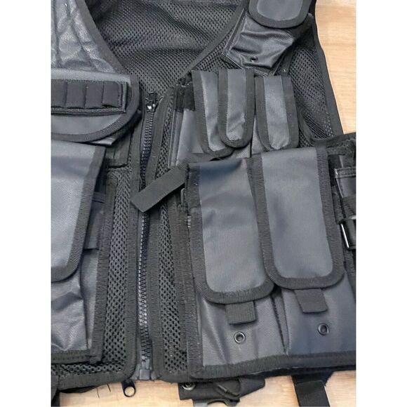 Black Tactical Vest (never used) - Picture 3 of 8